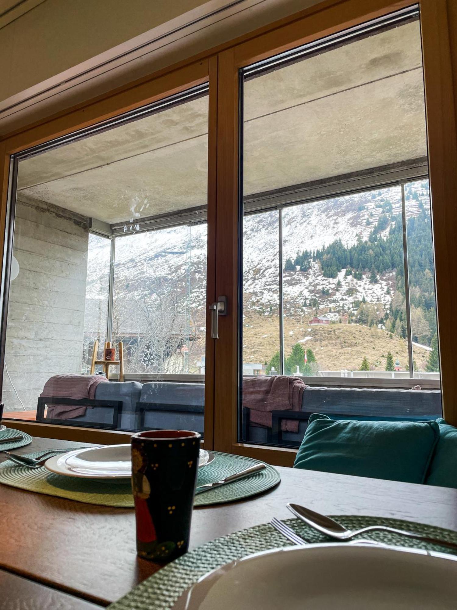 Top Modernes Apartment Im Herzen Von Andermatt Balkon & Bergblick Exteriér fotografie