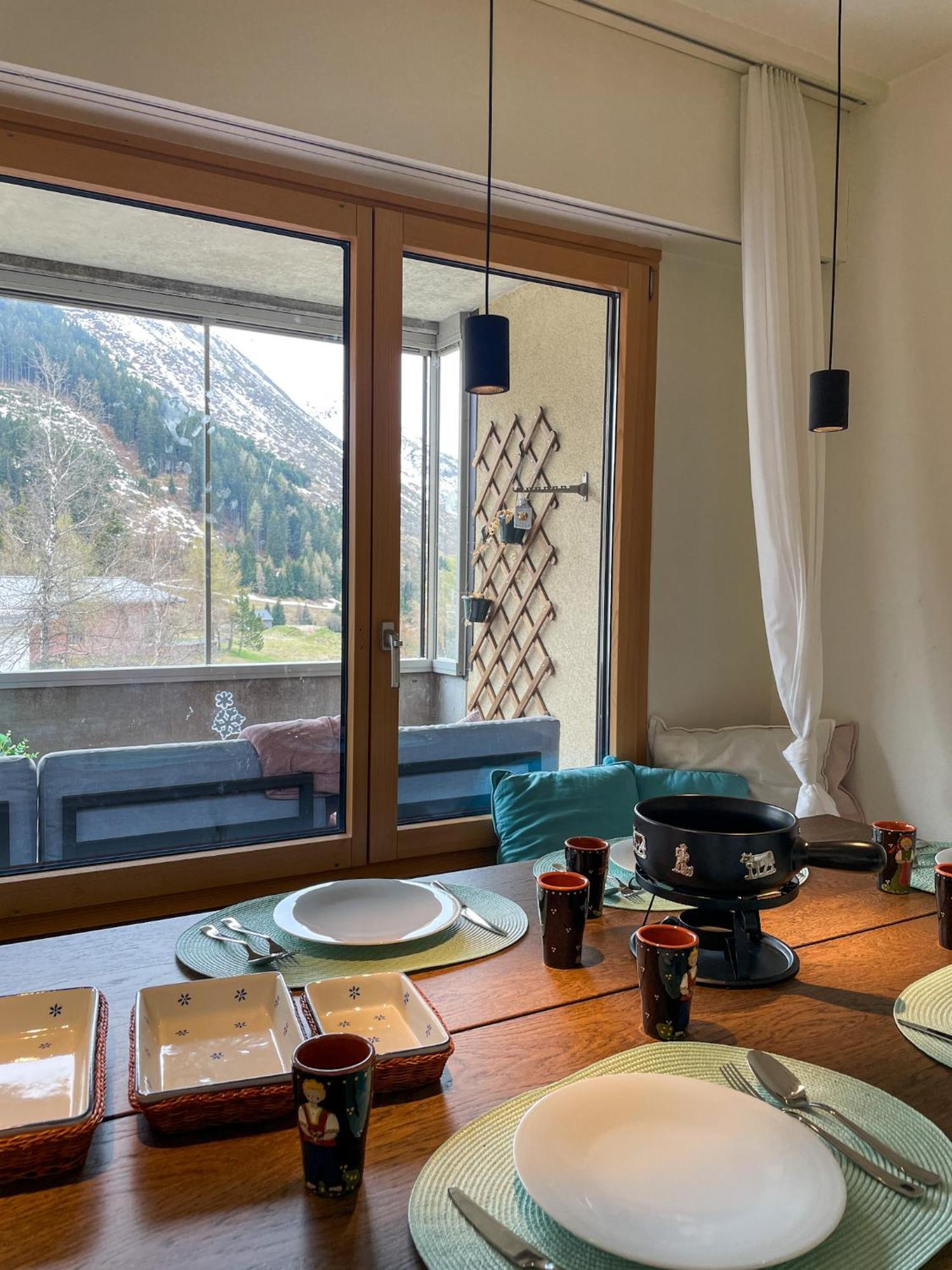 Top Modernes Apartment Im Herzen Von Andermatt Balkon & Bergblick Exteriér fotografie