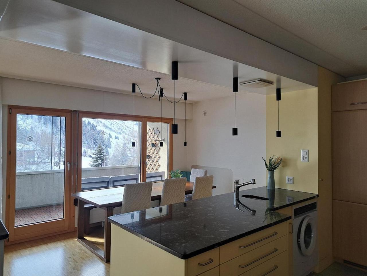 Top Modernes Apartment Im Herzen Von Andermatt Balkon & Bergblick Exteriér fotografie